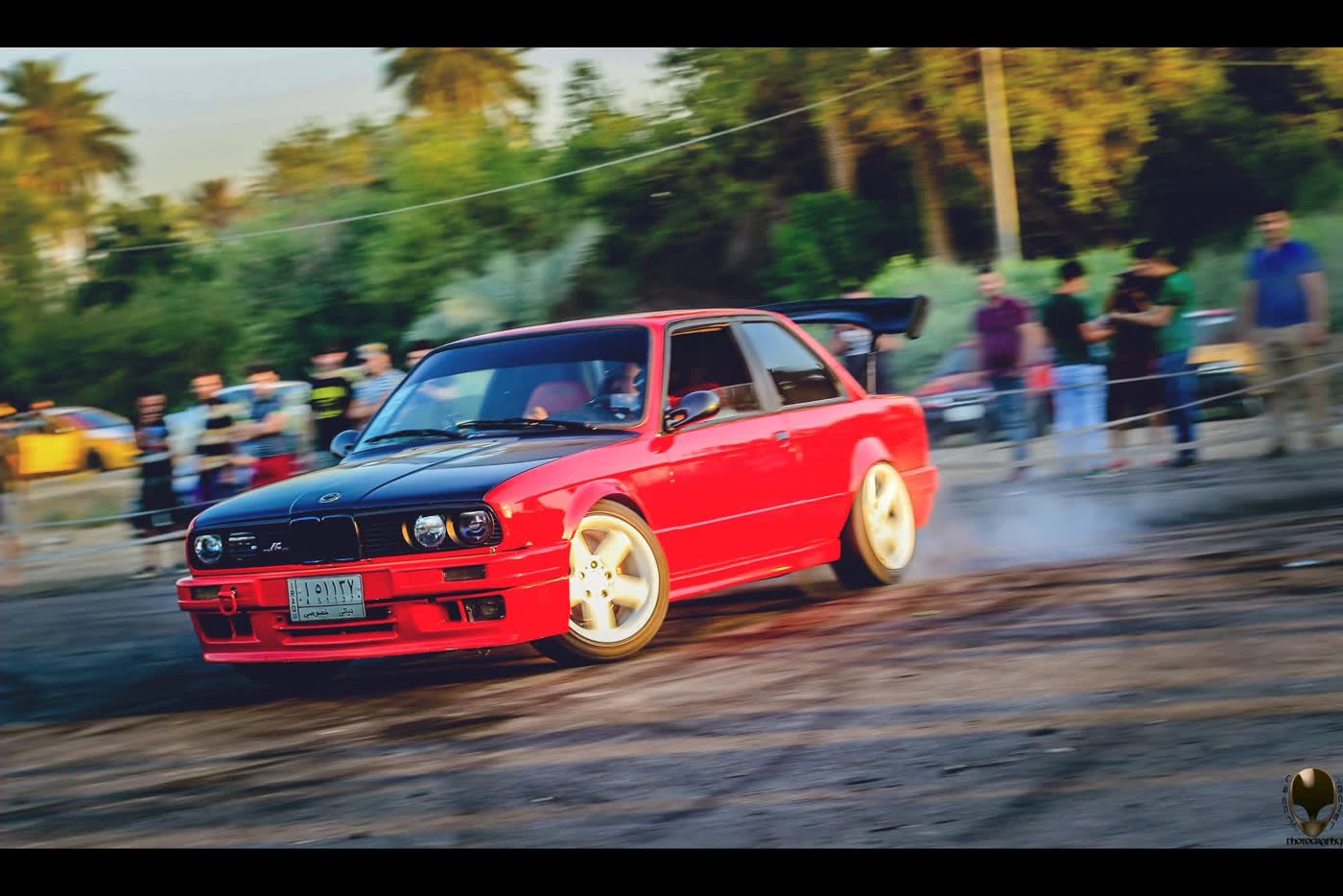 BMW E30 in motion — daylight panning frame